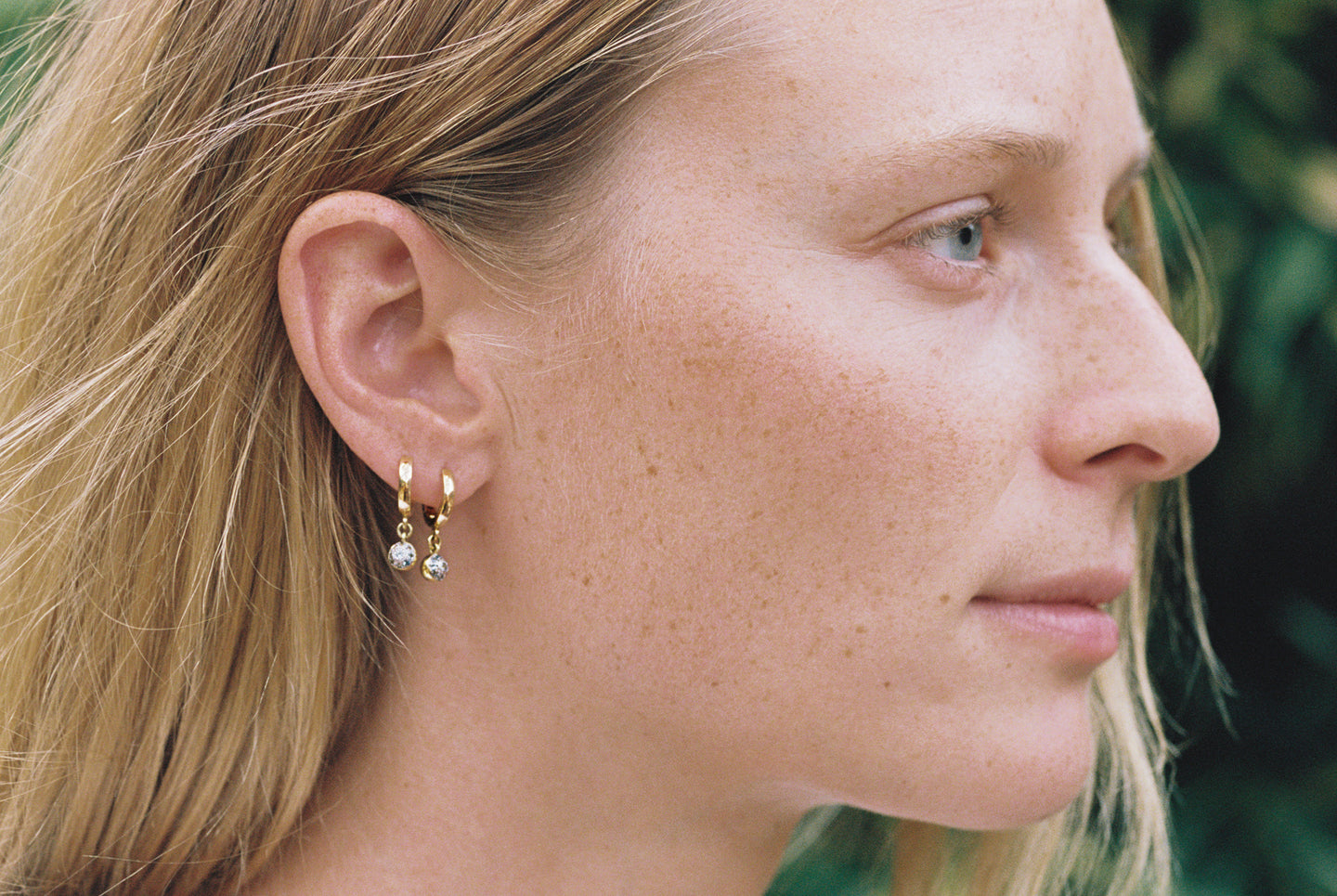 STUDS & HOOPS