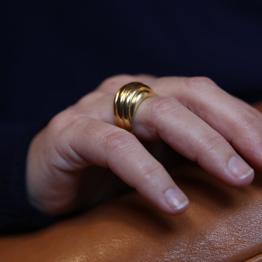 18k Gold Large Domed Scalloped Ring