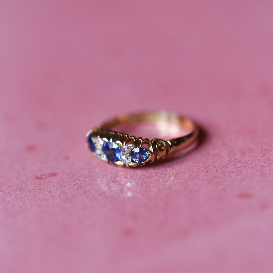 14k Gold Sapphire and Diamond Filigree Pleated Ring